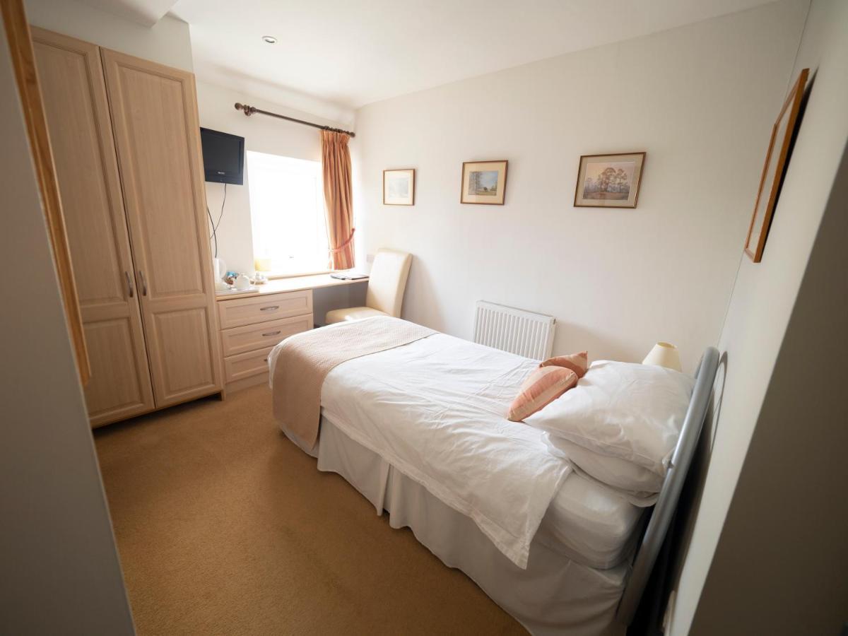 The Rest And Be Thankful Inn Minehead Extérieur photo